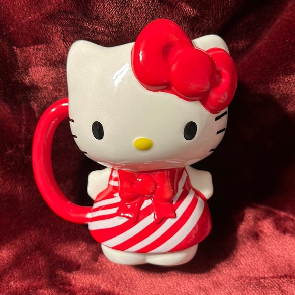 New Hello Kitty Christmas Mug - Picture 1 of 4